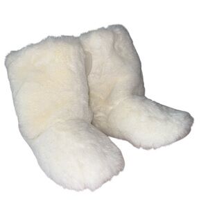 NWT LC Lauren Conrad Cozy White Faux Fur Slippers